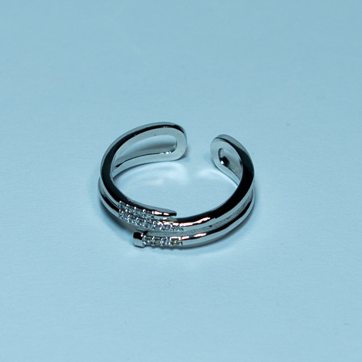 Bague ajustable contemporaine en argent avec clous en en argent 925